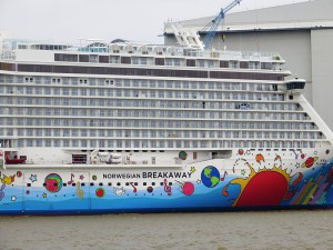 800px-Norwegian_Breakaway_37