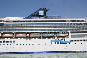 800px-Norwegian_Cruise_Line_Norwegian_Spirit_05