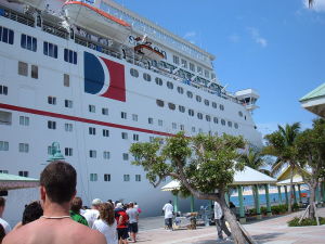 800px-Carnival_Sensation_docked_in_Freeport_Harbour