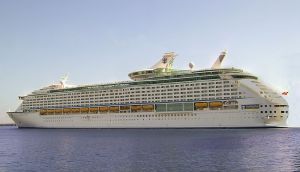 800px-Voyager_of_the_seas1