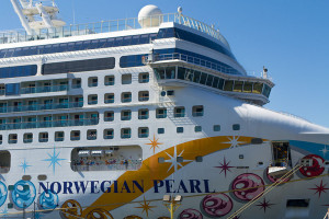 800px-Norwegian_Pearl-2